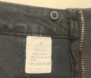 Falda vaquera negra con cremallera