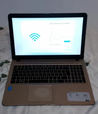 Portátil Asus i3 Windows 11 + accesorios