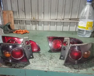 Pilotos Seat Ibiza (2 unidades a 25 cada unos