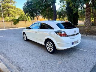 Opel Astra 2010
