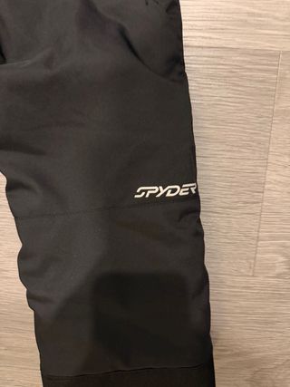 Traje de esquí infantil Spyder negro y rojo