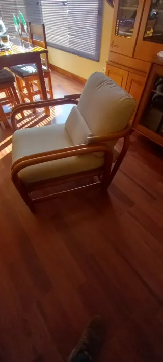 Sillón de bambú con cojín