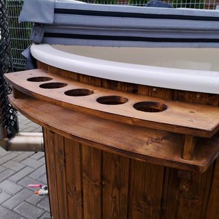 Spa de jardín de madera y metal