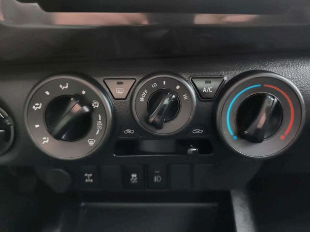 Toyota Hilux 2.4 D-4D Cabina Sencilla GX