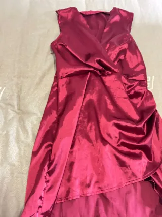 Vestido rojo satinado