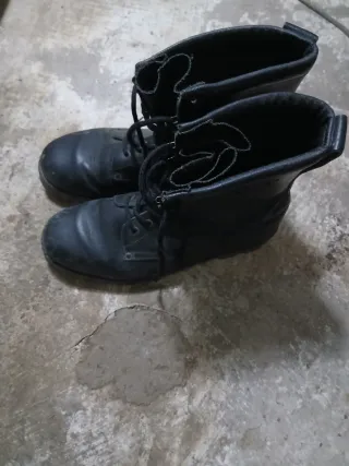 Botas de hombre negras