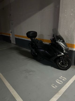 Parcela de garaje compartida para moto.