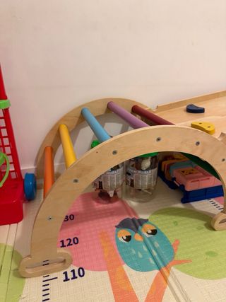 Gimnasio madera natural niños