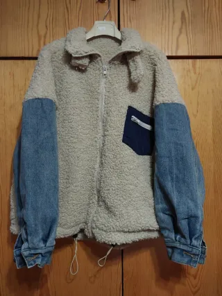 Cazadora juvenil beige y azul