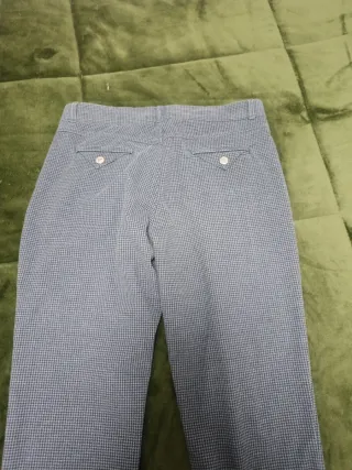 Pantalón de mujer gris y blanco