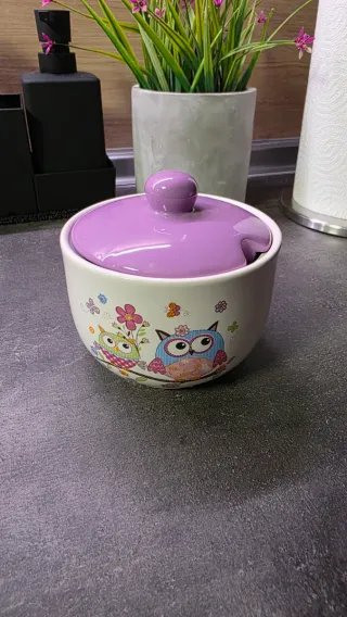 Zuccheriera in ceramica con coperchio