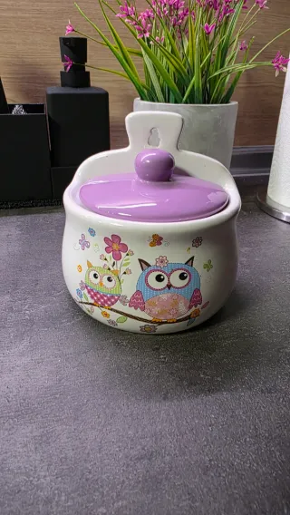 Salero in ceramica con gufi