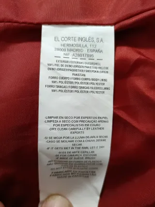 Chaqueta de cuero con tachuelas