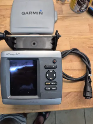 GPS Garmin 421 con cable y soporte