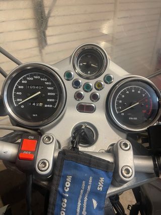 BMW R850R Plata