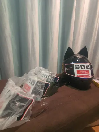 Casco Moto Negro con Orejas Gatito