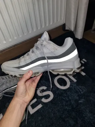 Nike Air Max 95 Ultra Gris y Azul