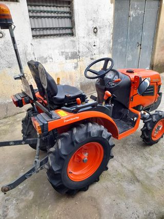 Tractor Kubota B1820 Naranja