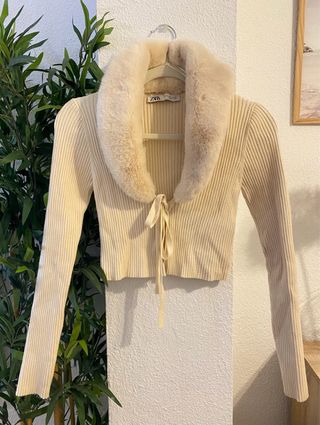 Cárdigan Coquette Blanco con Pelo