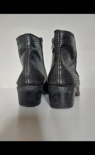 Botines Cowboy negros de piel Camila's