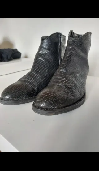 Botines Cowboy negros de piel Camila's