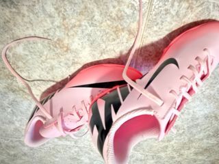 Botas de fútbol Nike rosas