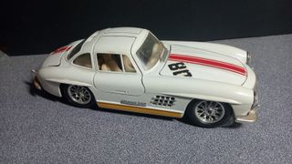 Mercedes 300 SL 1/24 Burago