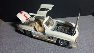 Mercedes 300 SL 1/24 Burago