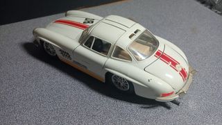 Mercedes 300 SL 1/24 Burago