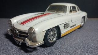 Mercedes 300 SL 1/24 Burago