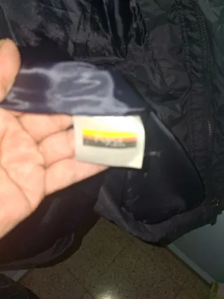 Chaquetaon ideal para la nieve y la lluvia. azul m