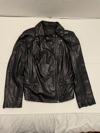 Chaqueta de cuero negra