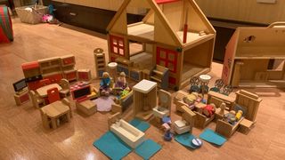 PACK 2 Casas de Muñecas de Madera + Muebles