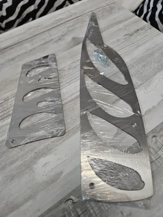 Reposapiés Aprilia SRV 850