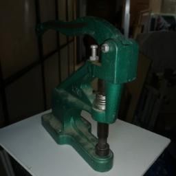 Prensa Remaches Manual Verde