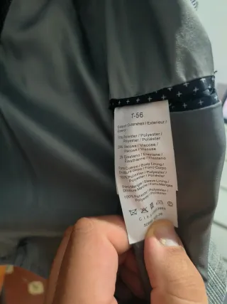 Traje de chaqueta gris a cuadros