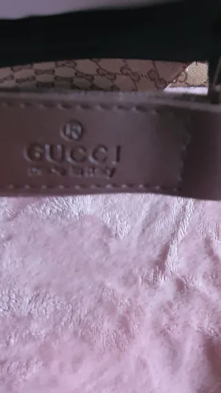 SOLO FINDE 100€.Conjunto Bolso y Gorra con logotip