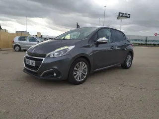 Peugeot 208 2016