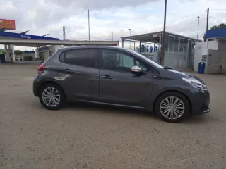 Peugeot 208 2016