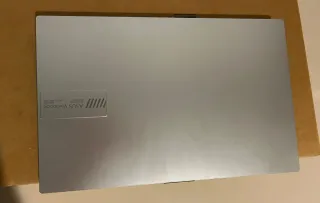 ASUS Vivobook Argento/Nero