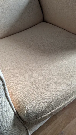 Sillones orejeros amarillo suave