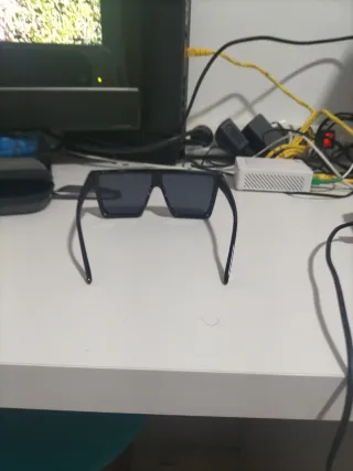 Gafas de sol negras seminuevas