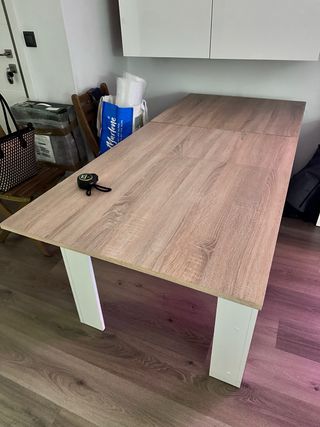 Mesa comedor extensible madera y blanco