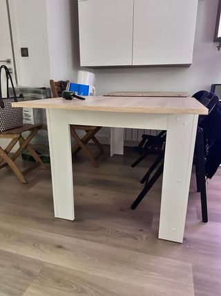 Mesa comedor extensible madera y blanco