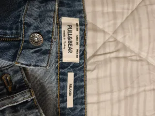 Pantalón vaquero roto