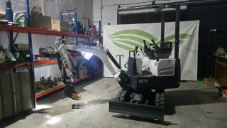 Miniexcavadora 1400 kg