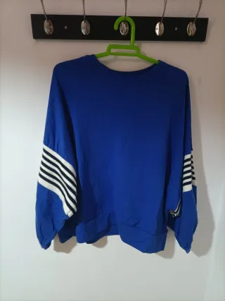 Jersey oversize azul con rayas