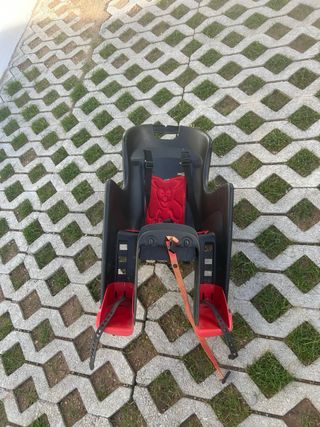 Sillita bici infantil negra y roja