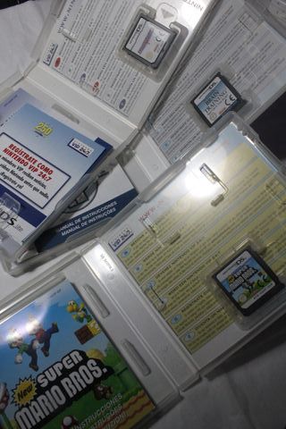 DS Lite Blanca + 4 Juegos (Mario Kart, Mario)