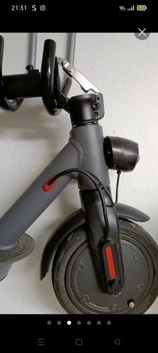 Patinete eléctrico gris